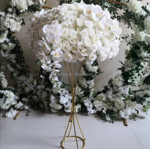 Centres de table en fleurs de soie blanches IFG pour la décoration de table de mariage - Product Image 6