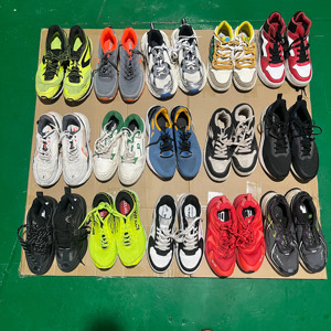 รองเท้าวิ่งมือสอง ยี่ห้อดัง ระบายอากาศได้ดี แบบผูกเชือก สไตล์บาสเก็ตบอล ใส่ได้ทุกฤดู ไซส์ 8 10 12 - Product Image 6