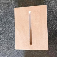 Support de téléphone portable en bois de hêtre avec base en bois - Artisanat en bois durable Décoration d'intérieur Couleur et taille personnalisées Thème amour