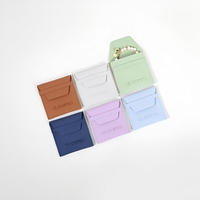 Fournisseur d'usine GLAMPKG pochettes d'emballage pour bracelets, couleurs personnalisées, enveloppes à rabat, sacs pochettes pour bijoux en microfibre