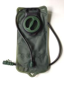 Mochila Deportiva con Bolsa de Agua de 2L, Portátil, de TPU de Grado Alimenticio, para Ciclismo, Camping y Actividades al Aire Libre - Product Image 3