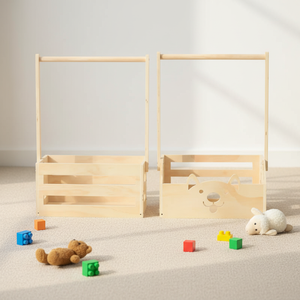 Panier de rangement créatif en bois pour articles de bébé avec découpe visage d'ours et poignée gravée, panier à vêtements pour bébé en bois massif personnalisé - Product Image 1