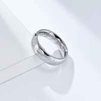 Herr der Ringe Inspirierter Edelstahlring mit Graviertem Elfen-Text Retro-Modeschmuck für Männer und Frauen Tägliches Cosplay-Accessoire