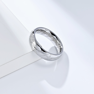 Anello in Acciaio Inossidabile Ispirato al <span class=keywords><strong>Signore</strong></span> <span class=keywords><strong>degli</strong></span> <span class=keywords><strong>Anelli</strong></span> con Incisione in Elfo, Gioiello Retrò alla Moda per Uomo e Donna, per Uso Quotidiano e Cosplay - Product Image 6