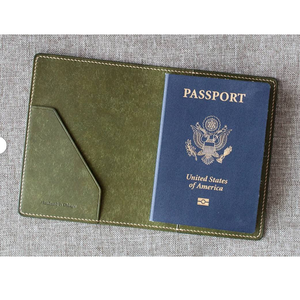 Porte-carte de couverture de passeport de luxe en cuir véritable vert cousu à la main RFID bloquant la conception multifonctionnelle de qualité supérieure élégant - Product Image 4