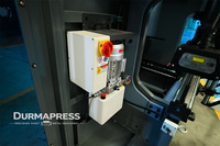Presse plieuse CNC fiable 80T 1600mm DA69S 6+1 axes avec protection laser DSP pour le pliage de tôles de précision