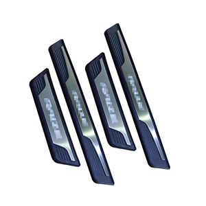 WZXD - Protectores de Umbral de Puerta con LED para los Modelos 2022 y 2023 - Product Image 5