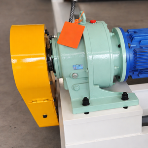 Professioneller Quergurtmagnetscheider mit Hängemagnet für Brecheranlagen und Steinbrüche - Product Image 4