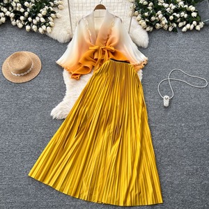 Ensemble robe longue plissée tie-dye pour femme avec chemisier froissé à ceinture dégradée et jupe midi - Product Image 6