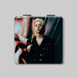 All'ingrosso KPOP Idol randagio bambini ha mangiato Felix Hyunjin Double-face quadrato pieghevole portatile specchio per il trucco - Product Image 5