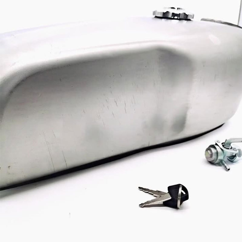 RD50 Rough Fuel Tank - Motorcycle Retro Look & Universal Fit