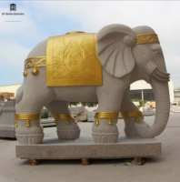 Grande sculpture d'éléphant en pierre de marbre blanc personnalisée Simulation d'animal Décoration carrée extérieure