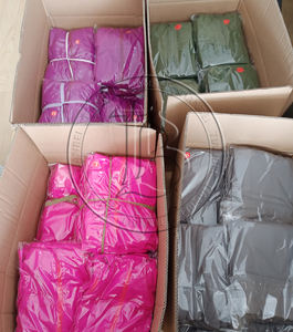 Completo Donna Due Pezzi 2025 con Giacca Zip, Maglietta, <span class=keywords><strong>Leggings</strong></span> e Pantaloni a Zampa Personalizzato con Logo in Strass - Product Image 5