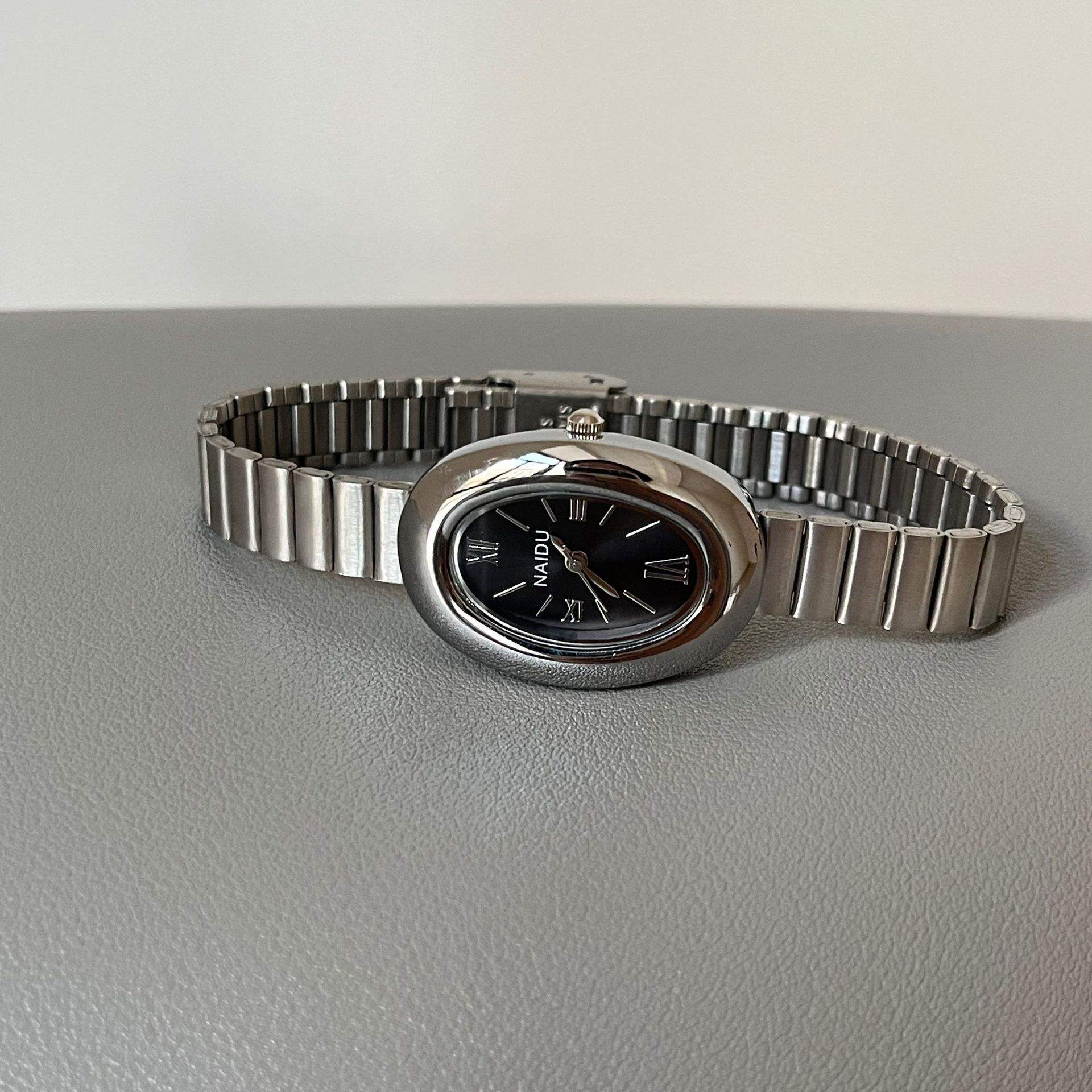 สีเงินดำ