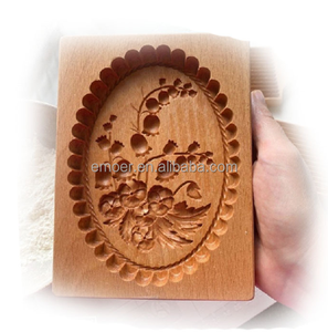 Molde de Galletas de Madera de Haya con Forma de Conejo y Corazón para Árbol de Navidad - Product Image 1