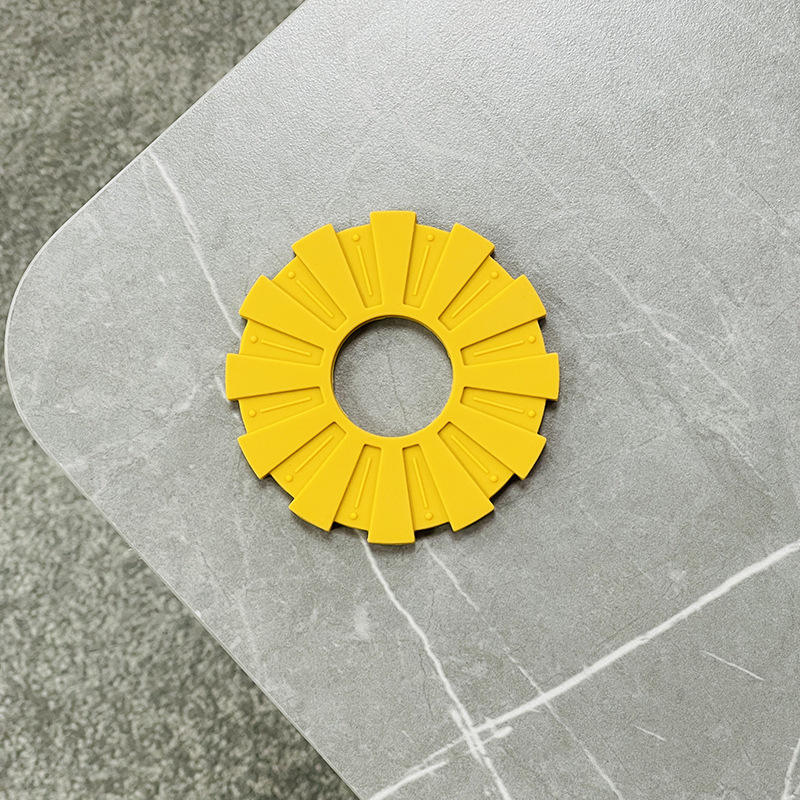 สีเหลือง