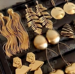 Boucles d'oreilles pendantes à pompons de style français pour femmes, élégantes et haut de gamme, créoles dorées de 5,5 cm, bijoux tendance et à la mode avec <span class=keywords><strong>Gemo</strong></span> doré - Product Image 2