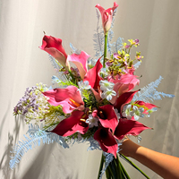 Maßgefertigter Handgemachter Lila-Rosa Calla-Lilien Brautstrauß, Künstliche Blumen, Handstrauß, Outdoor-Hochzeitsfotografie-Requisite