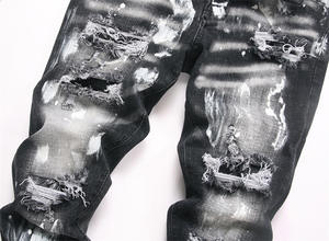 <span class=keywords><strong>Vaqueros</strong></span> <span class=keywords><strong>negros</strong></span> para <span class=keywords><strong>hombre</strong></span> pequeños y rectos con diseño de pintura de parche roto - Product Image 4