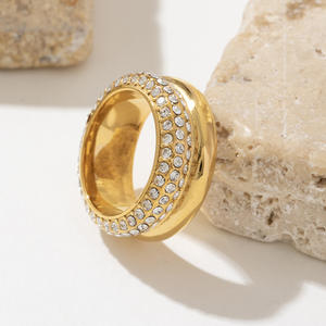 Anillos de oro de 14 quilates gruesos de acero inoxidable con circonita cúbica dorada redonda de diseño clásico - Product Image 5