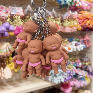 Porte-clés bébé dessin animé Natasha en plastique rouge, pendentif mignon pour sac à couches - Product Image 4