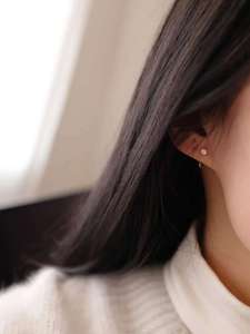 ต่างหูห่วงทองแท้9K สำหรับวัยรุ่นต่างหูเพทายขนาดเล็กแบบเรียบง่ายสไตล์เกาหลีแฟชั่นใส่ได้ทั้งชายและหญิงยี่ห้อ gol dtutu - Product Image 3