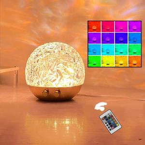 Lámpara de Cristal con Efecto de Ondas de Agua, USB, Rotación, Decorativa, Lámpara de Mesa Táctil con Control Remoto, Luz Nocturna para Dormitorio, Lámpara de Ambiente para Mesa de Noche - Product Image 1