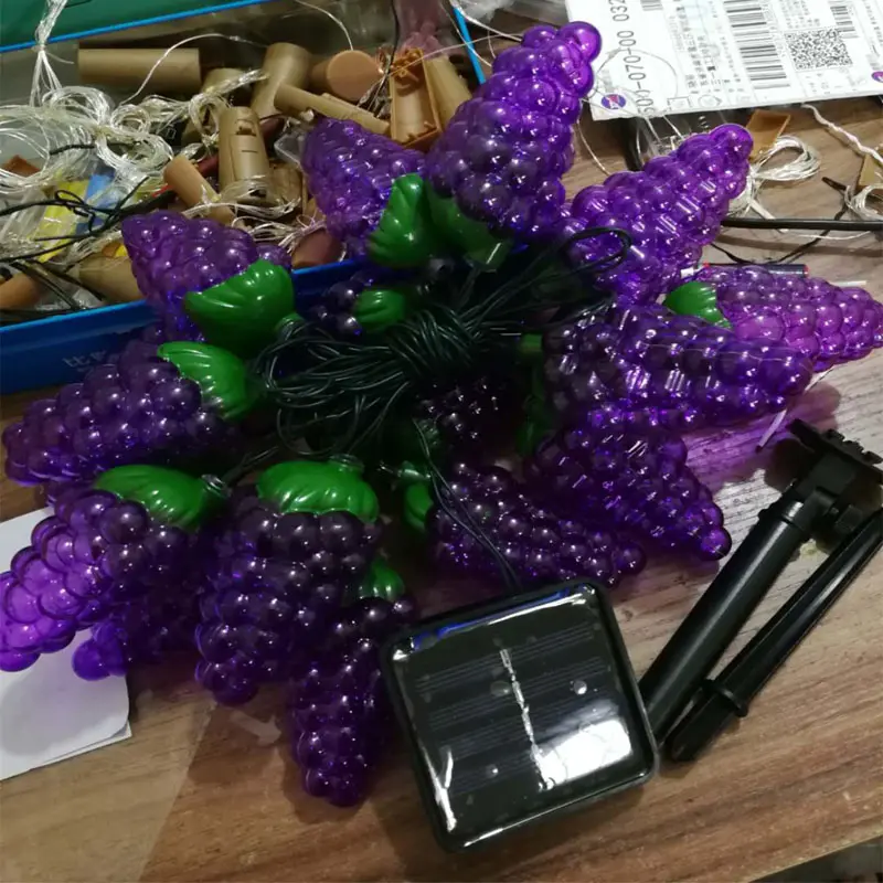 Cadena de luz de uva púrpura LED transfronteriza Modelado de frutas 3D para ambiente navideño festivo decorativo