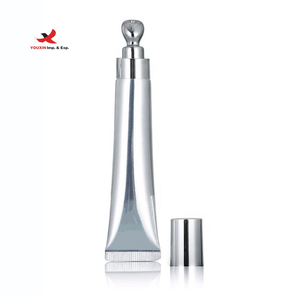 Tratamiento Labial con Péptidos en Envase Plateado, Bálsamo Labial Voluminizador con Menta, Logotipo Personalizado, MOQ Bajo, GZ RTS, Pedidos Mixtos al por Mayor, Envío en 3 Días - Product Image 1