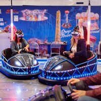Simulateur de conduite de voiture tamponneuse de réalité virtuelle pour parc à thème VR, machine d'amusement pour équipement d'amusement intérieur