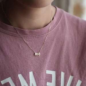 Vente en gros Pendentif lettre en or massif 14 carats pour femmes et filles, 26 petites initiales, pendentif colliers de nom, meilleur cadeau d'anniversaire, kj254 - Product Image 5