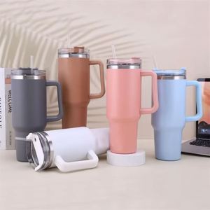 Nouveauté 2025 : Gobelet isotherme double paroi en acier inoxydable 40 oz le plus vendu, avec poignée, paille et couvercle - Product Image 3