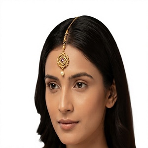 Magnifique accessoire pour cheveux en laiton plaqué or de qualité supérieure, style antique Polki Mangtikka, idéal pour les mariages. - Product Image 2