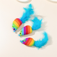 Nouvelle souris en peluche colorée de simulation avec longue queue à plumes bleues, jouet interactif pour chat
