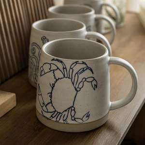 Tasse en céramique nordique avec motif pieuvre, tasse à café ou à thé individuelle, design artistique fait main, été 2024 - Product Image 4