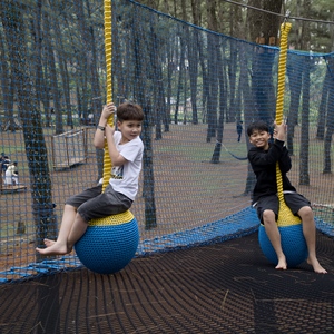 Ropecube - Equipo de Diversión para Parques Forestales: Trampolín de Árbol Tejido a Mano, Resistente a la Corrosión y a los Rayos UV, Túnel de Escalada y Columpio Colgante - Product Image 3