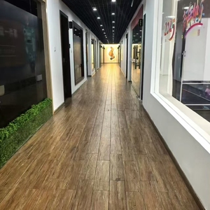 พื้นกระเบื้องไวนิลคลิ๊กล็อค SPC คุณภาพสูง กันน้ำ ราคาประหยัด - Product Image 2