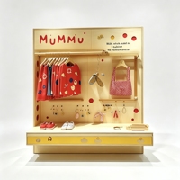 Porte-vêtements multifonctionnel en bois clair pour enfants avec barre de suspension, étagères et espace pour logo personnalisé pour boutique pour enfants