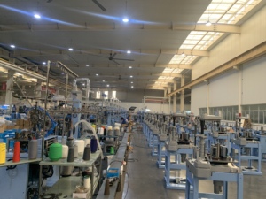 Máquina de Tejer Calcetines Automática Avanzada de China, Todo en Uno, 3.5 Pulgadas de Diámetro, con Función de Unión de Dedos - Product Image 2