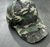 Topi Baseball Kamuflase Distressed dengan Hiasan Rantai Logam dan Rivet, Topi Katun Ripped Washed Model Dad Hat Grosir Unisex, Topi Streetwear Punk