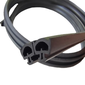 Adesivo autoadesivo per porta in vetro antivento per porta interna esterna con fessura di isolamento acustico striscia antipolvere per trattenere l'acqua - Product Image 5