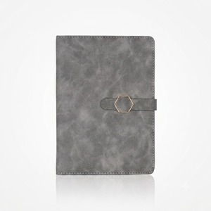 Libreta de Cuero PU A5, Diario Ejecutivo Recargable, Agenda con Correa de Hebilla Hexagonal Dorada, Cubiertas Grises y Negras - Product Image 2