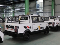 Coche Eléctrico Mini 4x4 de Nueva Energía en Oferta, 2000W 60V, Fabricado en China, con Precio Económico para Transporte de Mercancías y Adultos