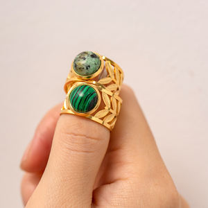 Anelli Aperti in <span class=keywords><strong>Malachite</strong></span> <span class=keywords><strong>Verde</strong></span> con Foglia Cava Placcati in Oro 18k e Acciaio Inossidabile per Donne - Product Image 4