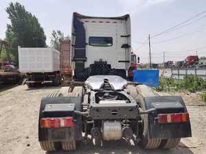 Tracteur Howo T7 d'occasion, poids lourd, tête de remorque 10 roues, camion 6x4 - Product Image 5