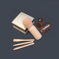Kuas Makeup rambut Mini lembut dapat ditarik, alat kosmetik profesional Set kuas bedak longgar portabel 4 in 1 Foundation
