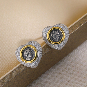 Pendientes de Lujo con Diseño de Moneda Antigua y Ninfas Acuáticas - Product Image 4
