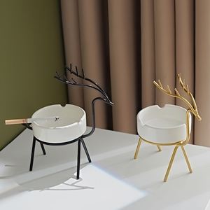 Cenicero de cerámica de ciervo de <span class=keywords><strong>estilo</strong></span> <span class=keywords><strong>nórdico</strong></span> de Arte de hierro Simple, <span class=keywords><strong>decoración</strong></span> creativa para el hogar y la sala de estar, adornos ligeros, decoraciones de <span class=keywords><strong>estilo</strong></span> de lujo - Product Image 3