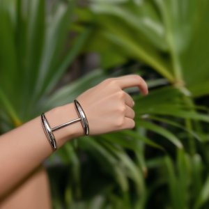 Bracelet manchette tendance en acier inoxydable 316L plaqué or PVD, durable et résistant - Product Image 3