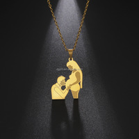 Collier Pendentif Grossesse en Acier Inoxydable Plaqué Or 18K pour Future Maman, Bijou Famille avec Charme Papa, Maman et Bébé